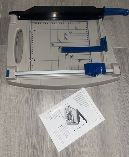 Papierschneider - , a4