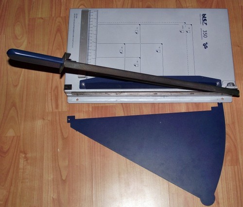 Papierhandhebelschere