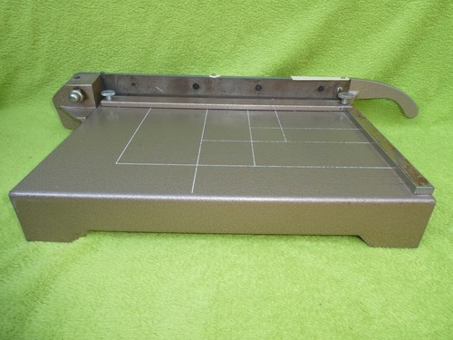Alte papierschneidemaschine - alte,